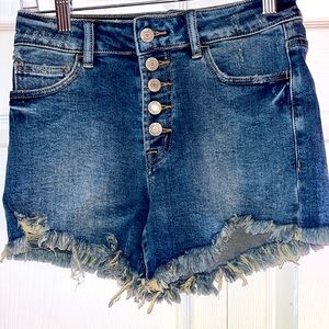 NWOT - Nordstrom “Closette Chic” short, shorts. Size Small. Too cute!